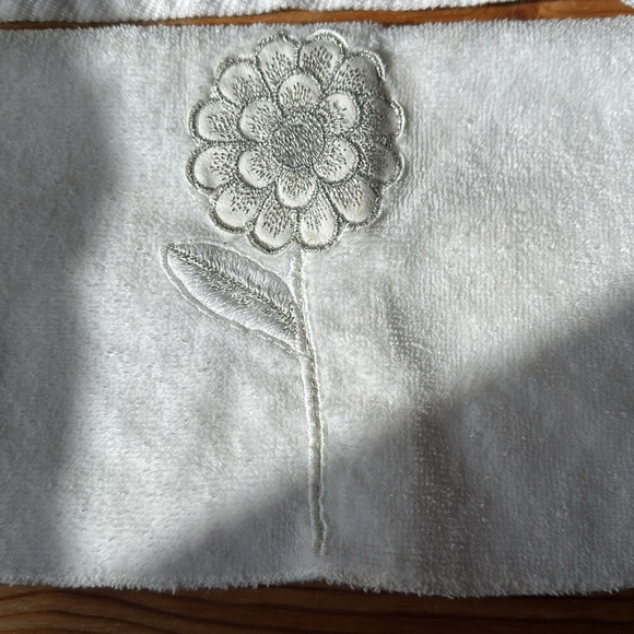 Vintage Floral Towel Set - Picture 4 of 11